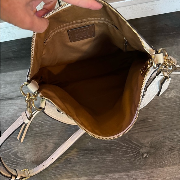 Coach - Picture 5 of 5